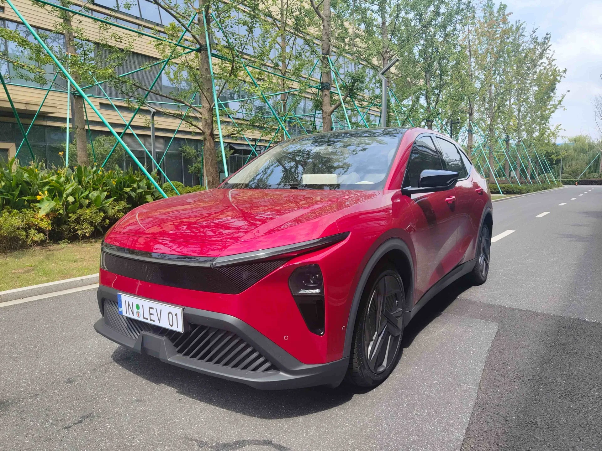 LEV01 SUV À CONDUITE À DROITE VÉHICULE À ÉNERGIE NOUVELLE EV empattement longue portée 5 sièges