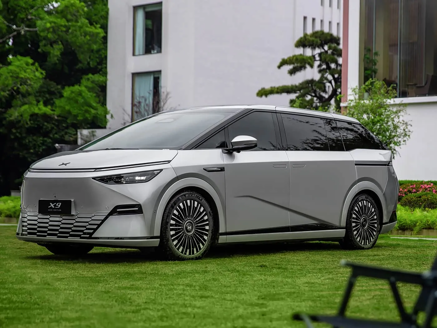 Xpeng X9 SUV monospace longue portée électrique pur direction gauche prix compétitif véhicule à énergie nouvelle