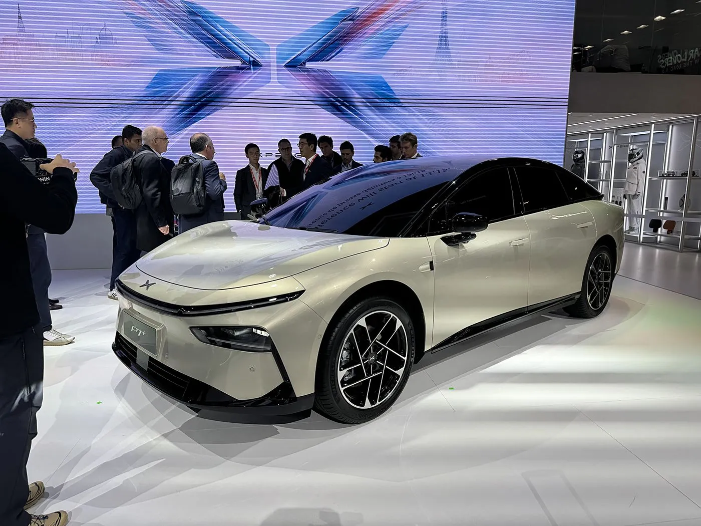 Édition limitée EV XPENG P7 + 5 places, hayon électrique pur, nouveau Design, direction à gauche, vitesse maximale de 685 km, véhicule à nouvelle énergie