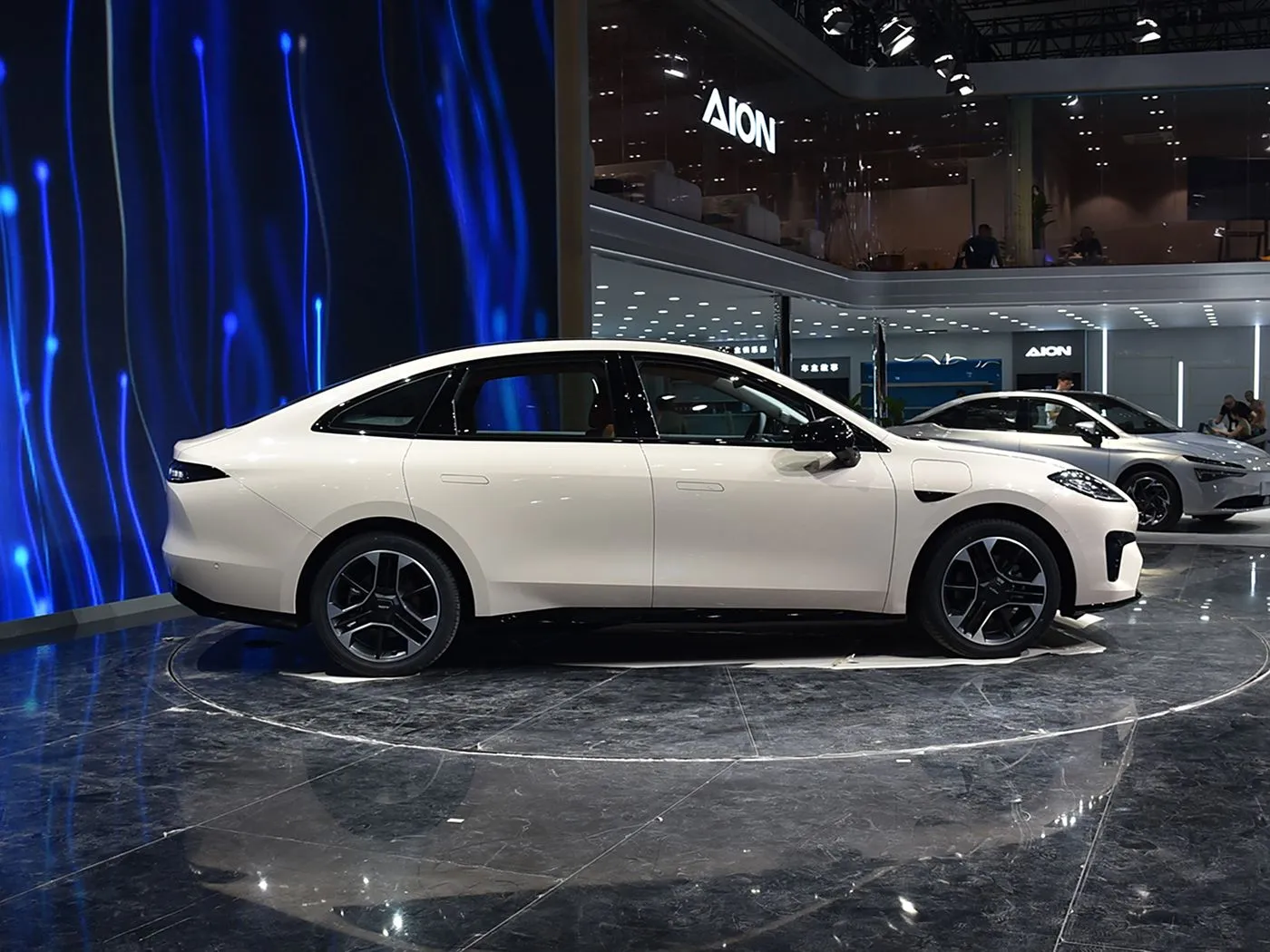 AION RT SUV électrique conduite à gauche haute vitesse EV boîte de vitesses automatique hybride Mini niveau berline nouvelle énergie véhicule pour adultes
