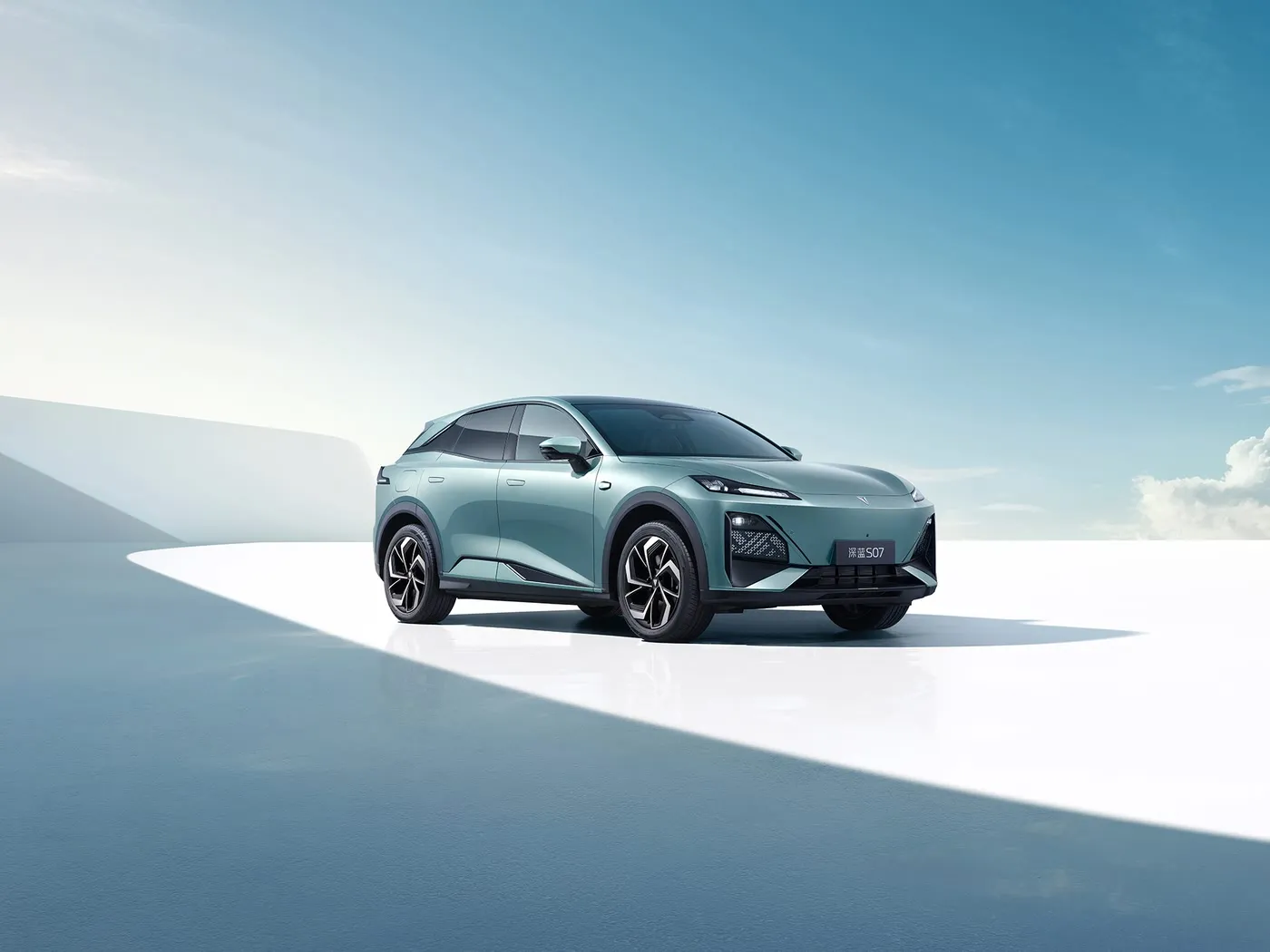 Deepal S07 nouveau véhicule énergétique SUV Premium à autonomie étendue/EV empattement longue portée 5 sièges écran en pouces