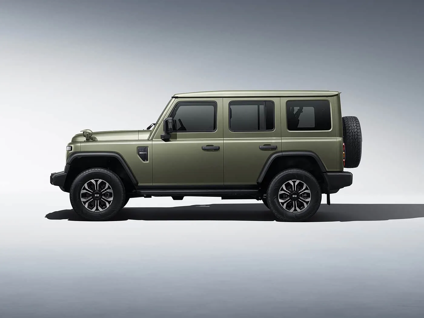 2025 BAIC 212 T01 SUV compact robuste 4 roues motrices essence/diesel 8AT et intérieur en cuir Volant chauffant en cuir Empattement long