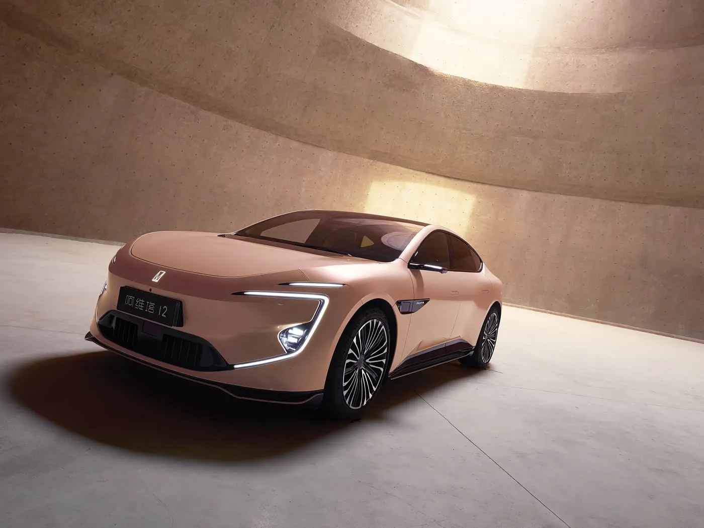 Avita 12 Royal Theatre Edition SUV électrique de luxe, véhicule électrique pur avec ADS 3.0 pour une expérience de conduite haut de gamme