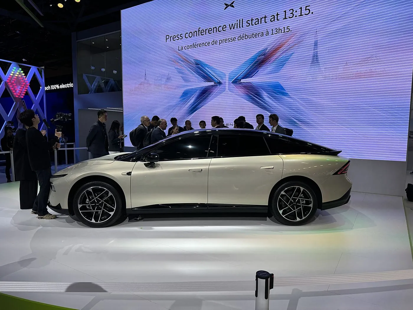 Édition limitée EV XPENG P7 + 5 places, hayon électrique pur, nouveau Design, direction à gauche, vitesse maximale de 685 km, véhicule à nouvelle énergie