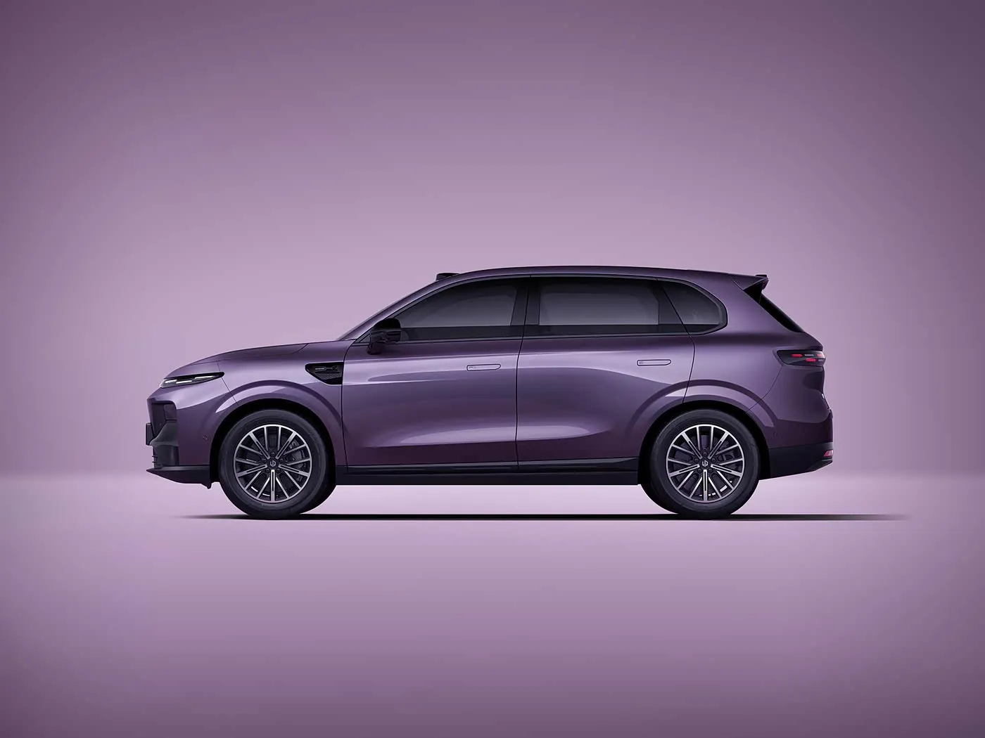 SUV compact électrique pur Leapmotor B10 avec autonomie CLTC de 510 à 600 km, écran 14,6" 2,5K et véhicule Leapmotor Pilot New Energy