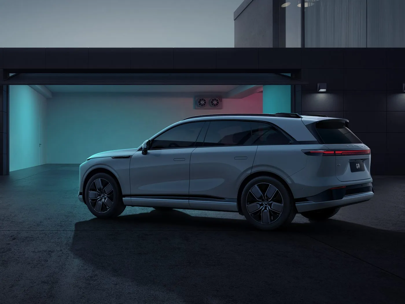 Xpeng G9 luxe 4 portes 5 places SUV véhicule électrique nouvelle énergie MPV hayon avec mode de conduite 4WD puissance PHEV et moteur EV gauche