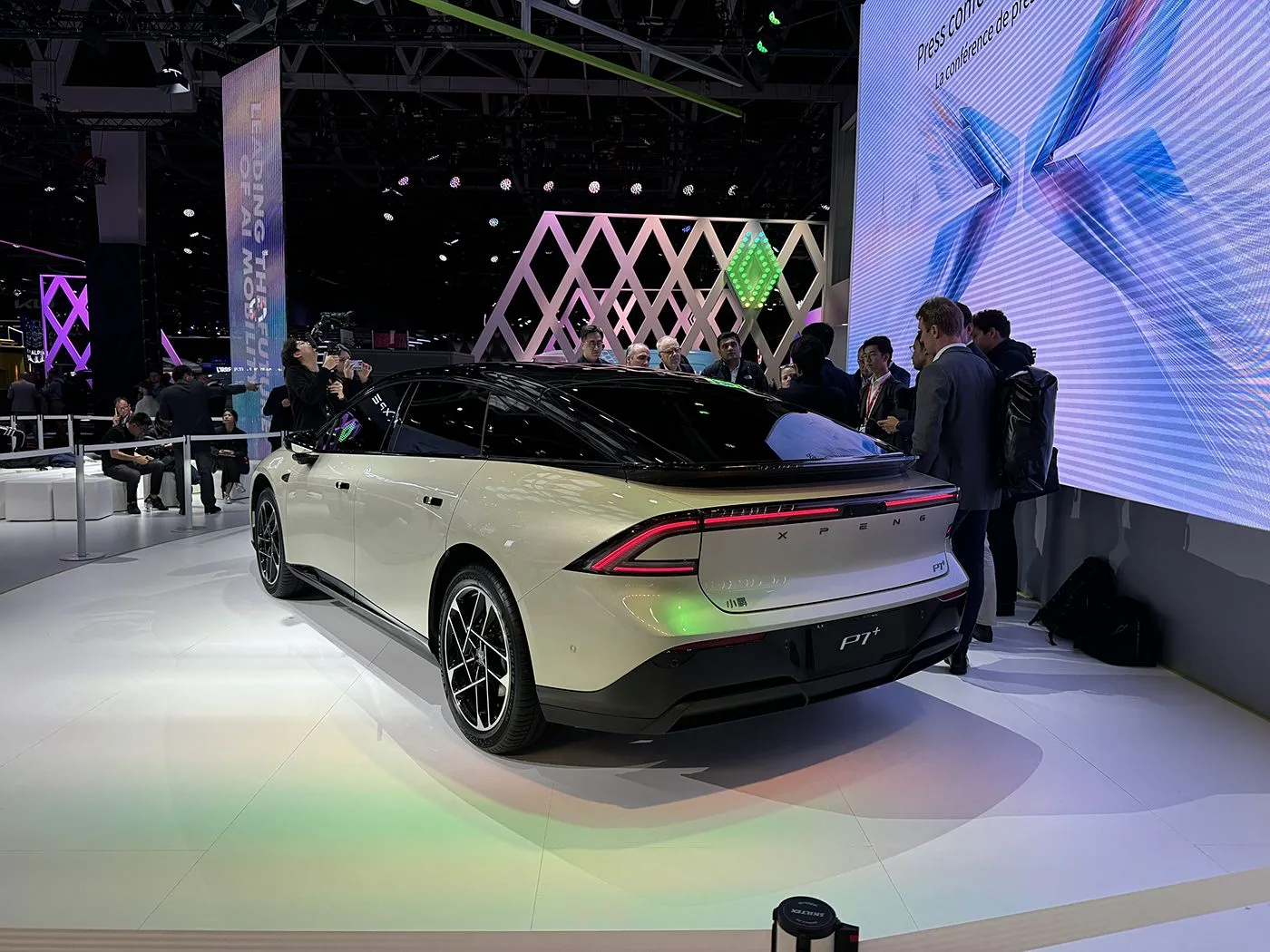 Édition limitée EV XPENG P7 + 5 places, hayon électrique pur, nouveau Design, direction à gauche, vitesse maximale de 685 km, véhicule à nouvelle énergie