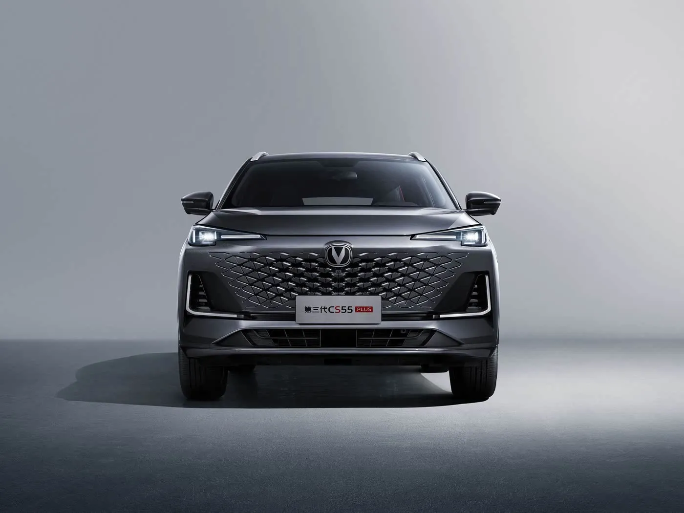 SUV compact Changan CS55 PLUS, vitesse maximale de 190 km/h, caméra 360°, climatisation double zone et audio JBL Premium