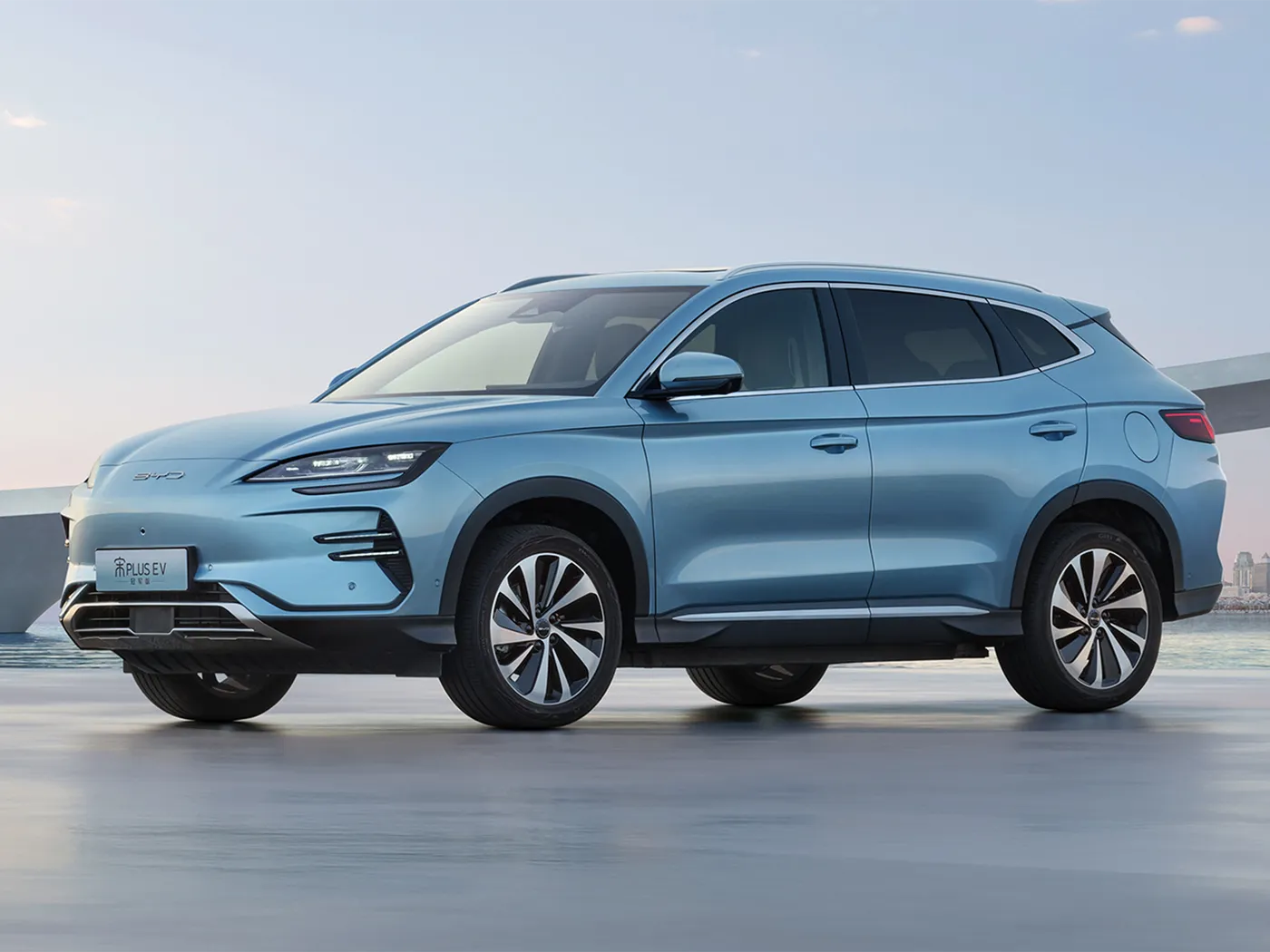BYD Song Plus SUV Transmission intégrale automatique avec caméra arrière Sièges en cuir Carburant hybride Volant à gauche