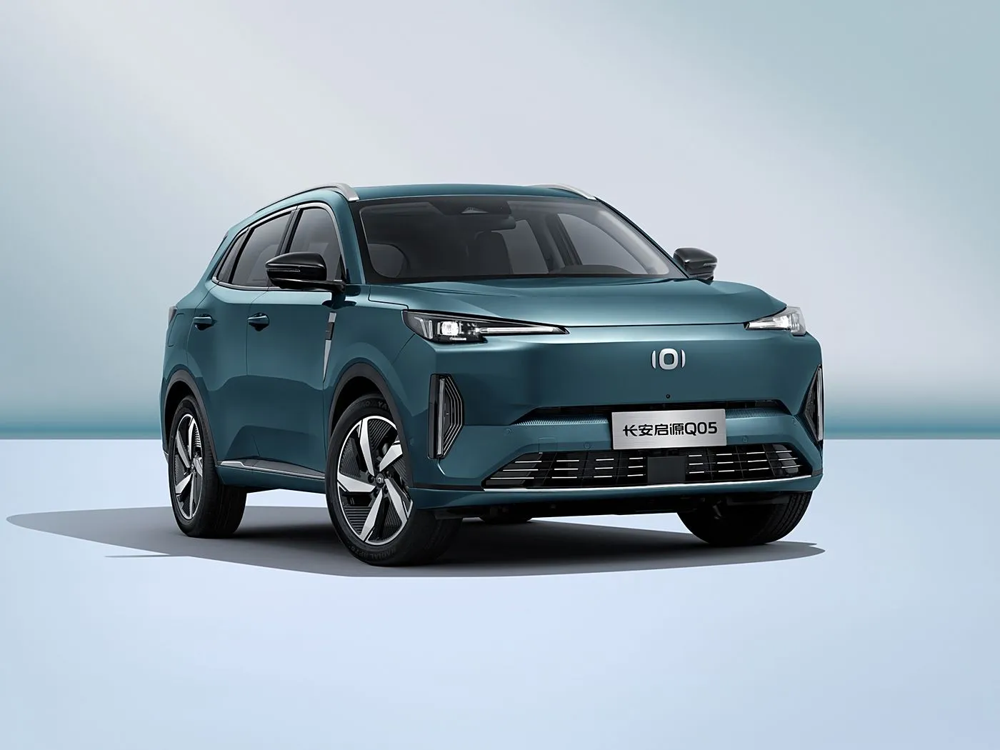 Changan NEVO Q05 SUV Électrique Hybride Longue Autonomie Boîte de Vitesses Automatique 5 Portes 5 Places Intérieur Cuir Gauche