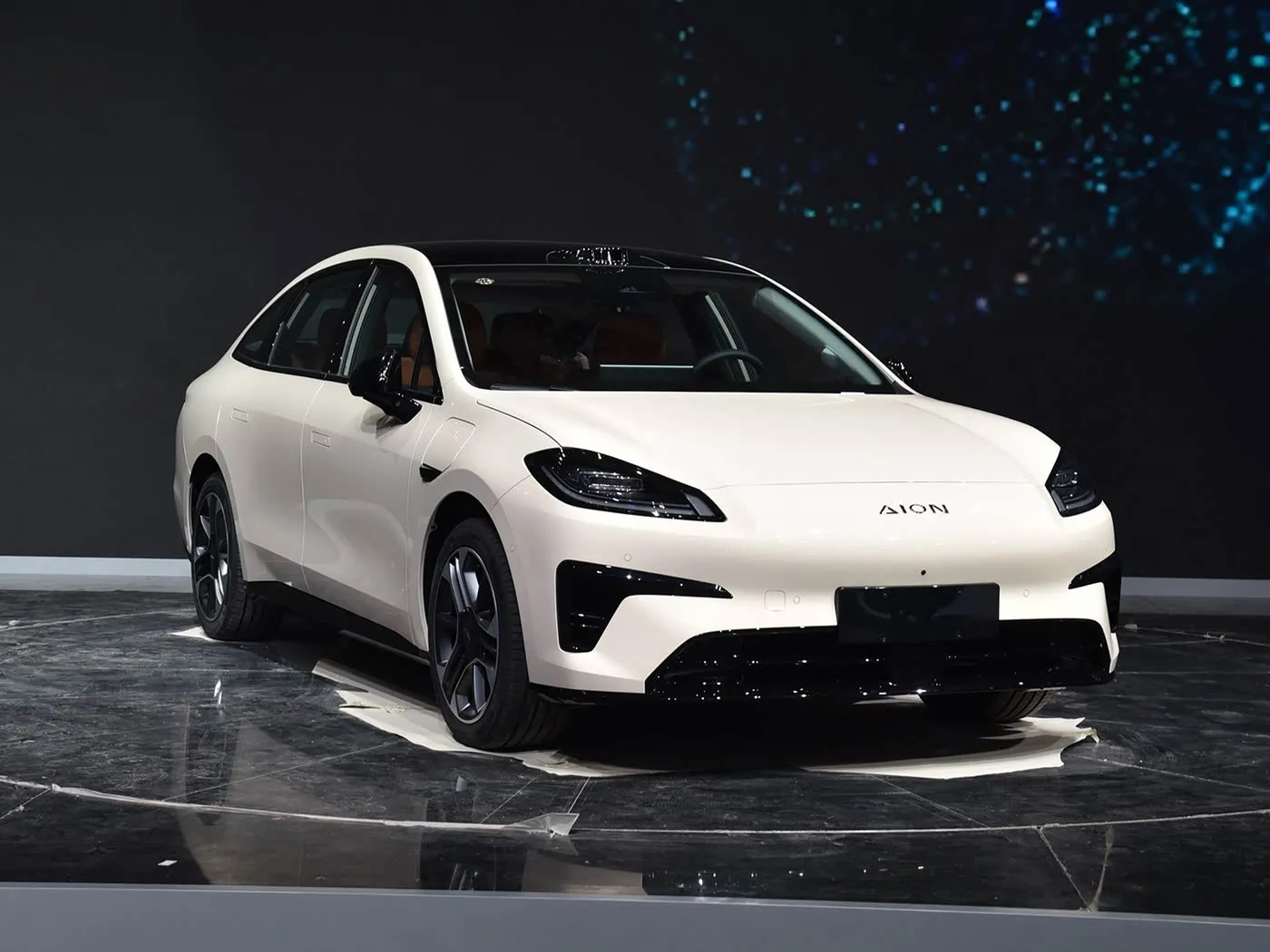 AION RT SUV électrique conduite à gauche haute vitesse EV boîte de vitesses automatique hybride Mini niveau berline nouvelle énergie véhicule pour adultes