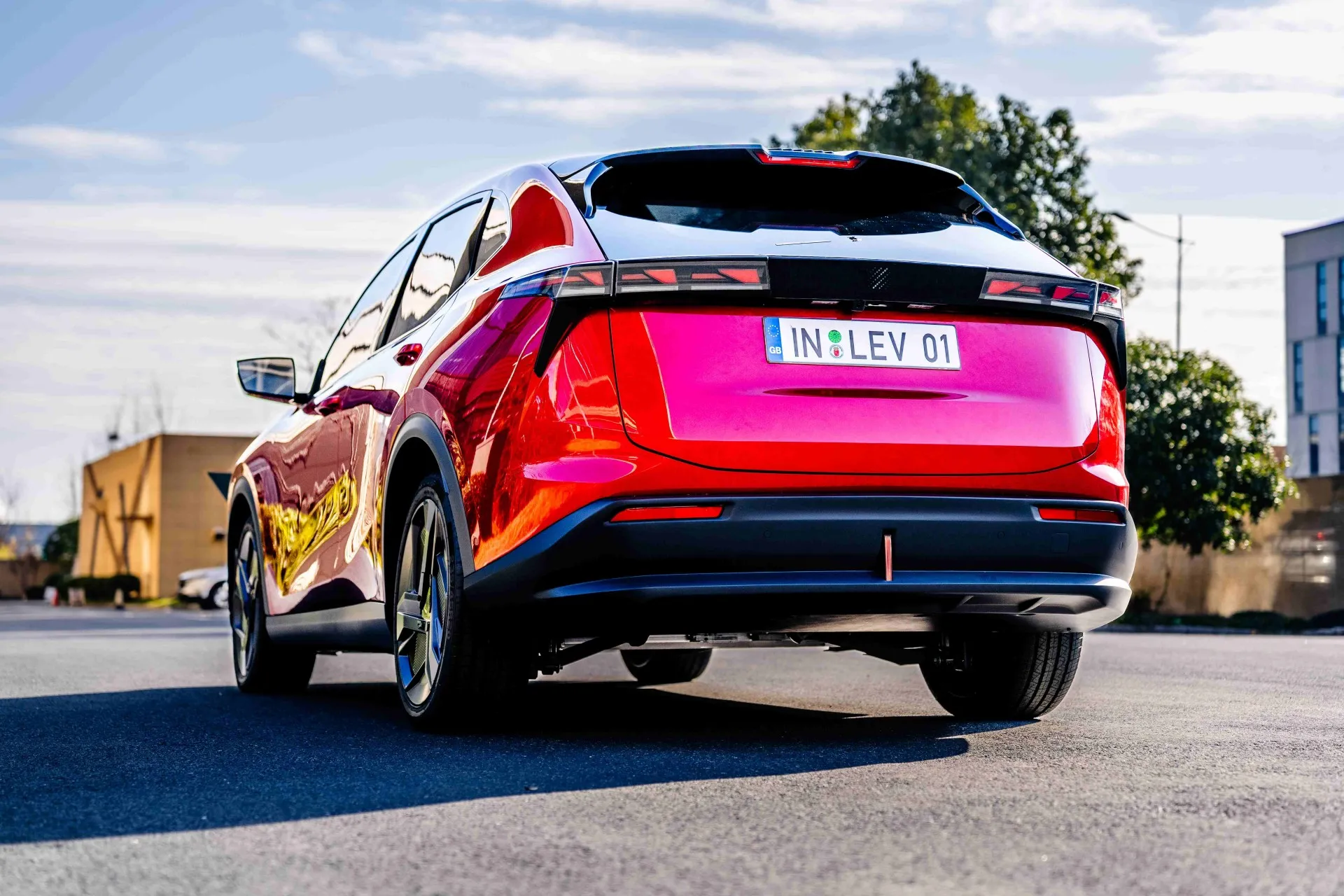 LEV01 SUV À CONDUITE À DROITE VÉHICULE À ÉNERGIE NOUVELLE EV empattement longue portée 5 sièges