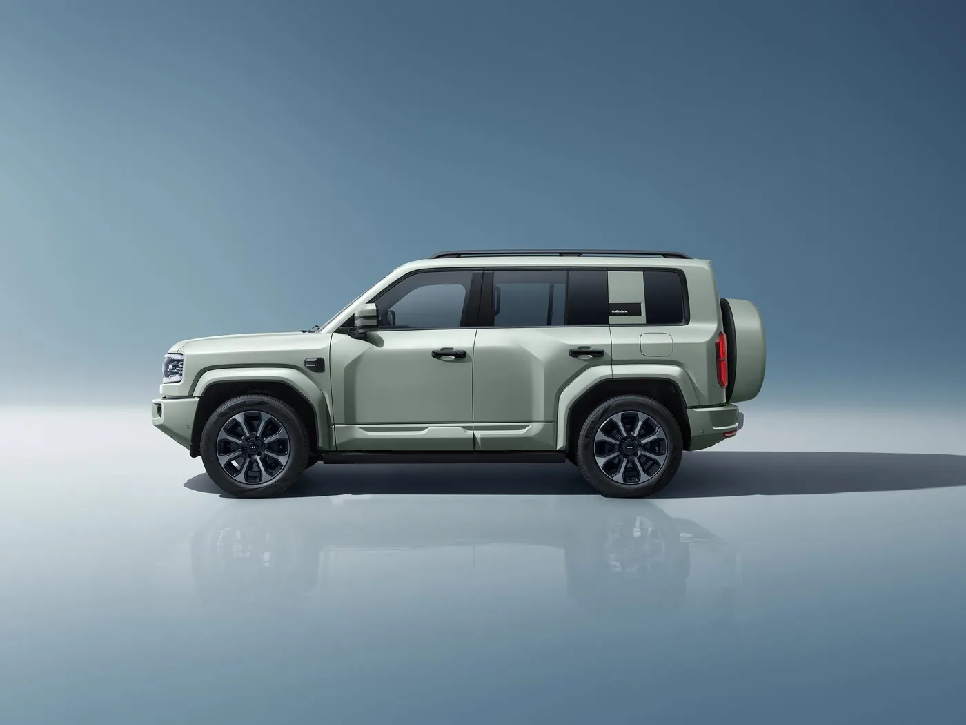 SUV tout-terrain hybride PHEV BYD Leopard 5 haut de gamme avec écran 15,6" 4x4 Drive 4WD réservoir de carburant 83L
