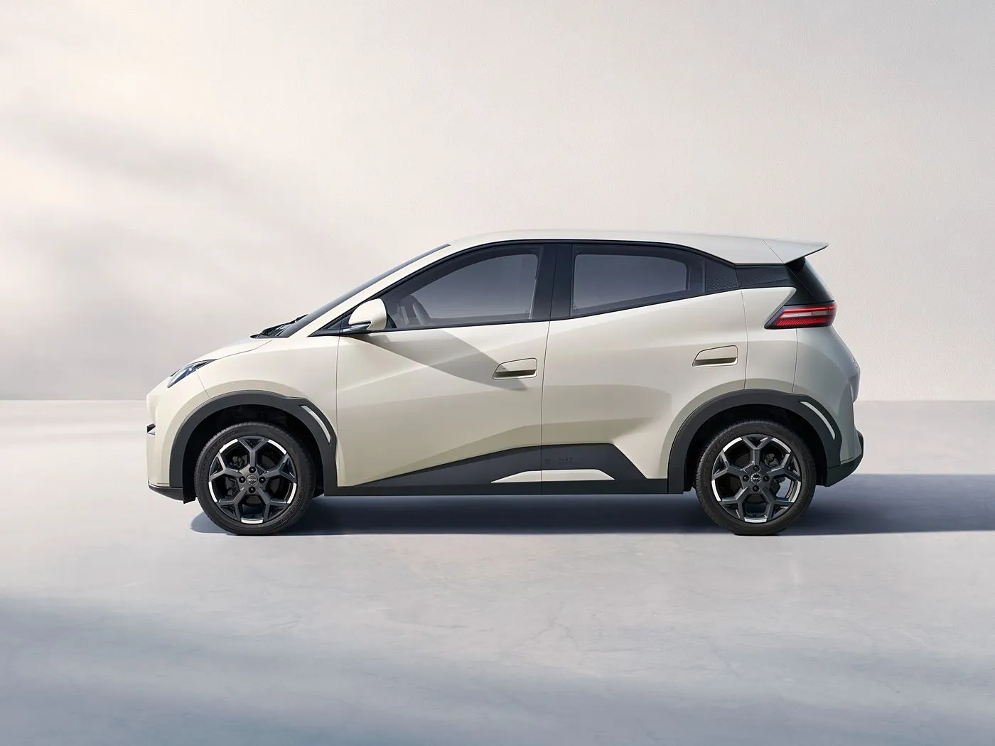 BYD Seagull EV – Mini SUV intelligent à hayon, traction avant avec caméra arrière, véhicule à nouvelle énergie alimenté au Lithium, offre spéciale