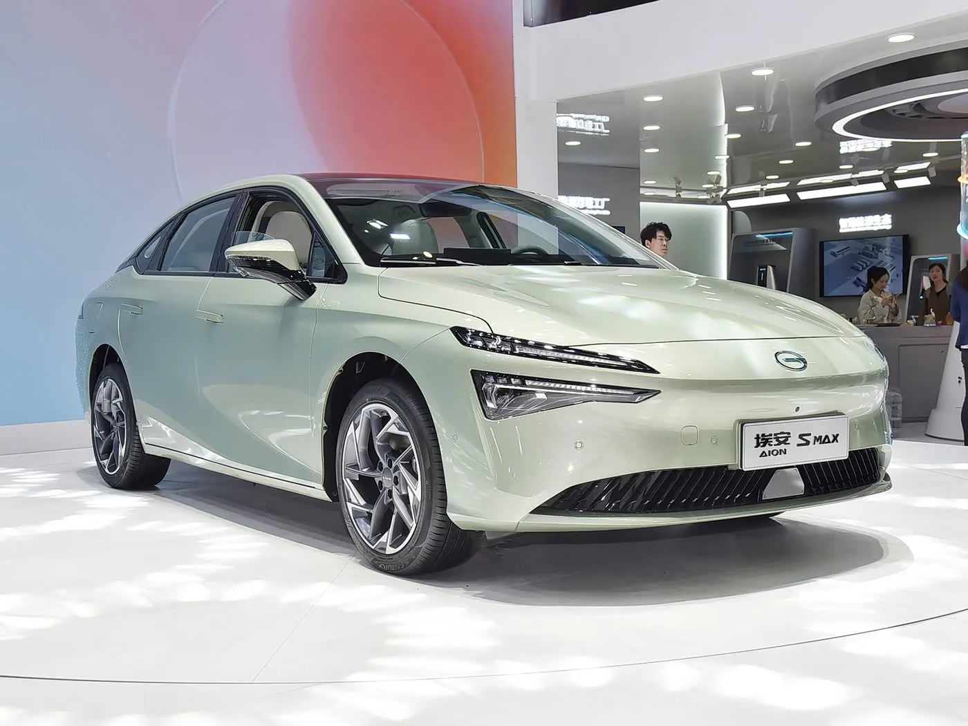 AION S MAX SUV électrique de luxe hybride EV avec fonctionnalités avancées à grande vitesse Véhicule écologique à énergie nouvelle