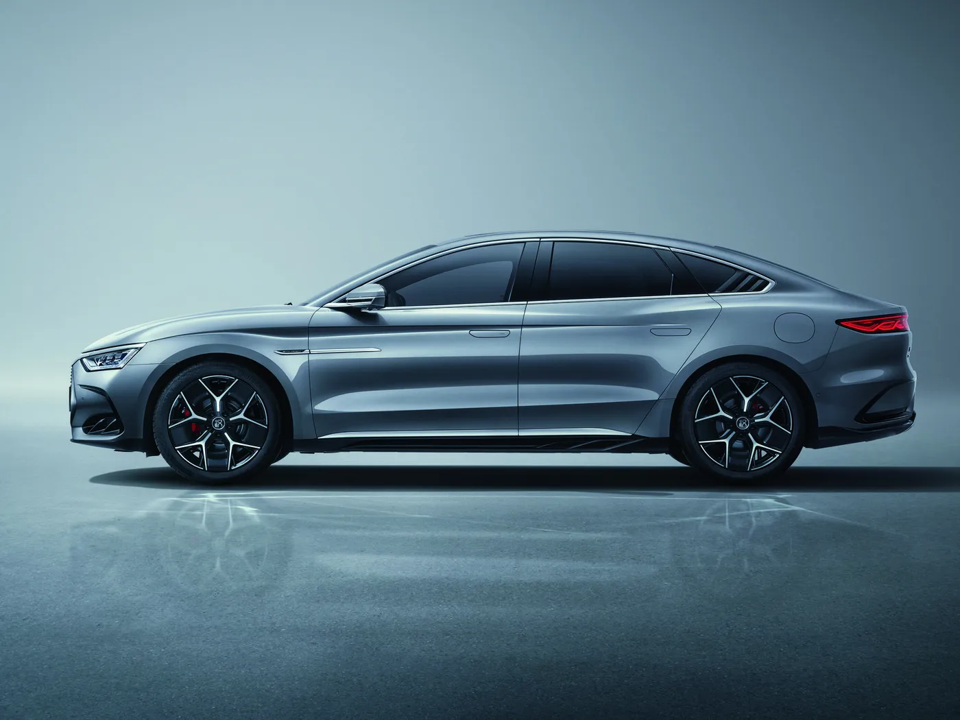 Berline de luxe électrisante BYD Han EV/DM-i avec puissance à double moteur et technologie de pointe NEW ENERGE